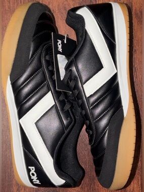 Pony size 13 black and white